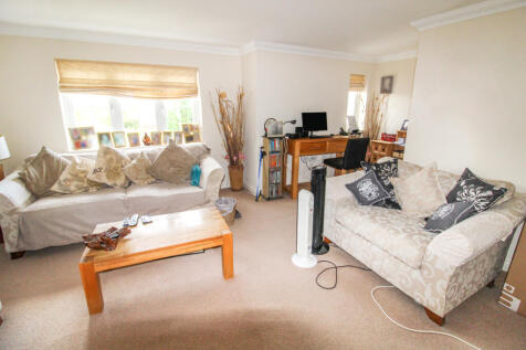 7 St Marys Court, Hullbridge Road, South Woodham Ferrers, Chelmsford, Essex CM3 5LN photo 3