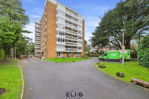 3 bed flat for sale in Marchwood, Manor Road Bour