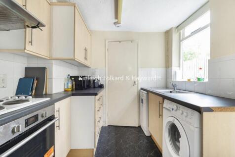4-bed house on Graveney Road, Tooting, London, SW17, £3,600/mo