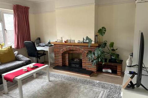 Links Way - Lounge 2.jpg