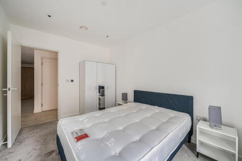 1370518-3-68f1914...