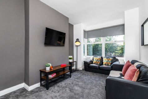 6-bed house on Burley Road, Leeds, £3,692/mo
