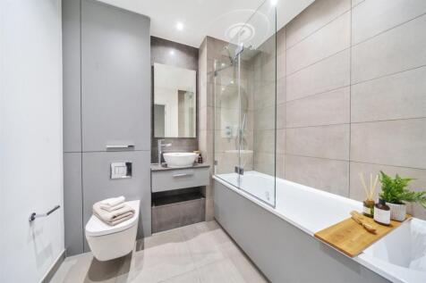 2 bed, 6th floor, Anchors Point, Beckton, E16 photo 3