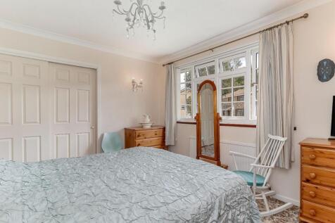 Master Bedroom - B.jpg