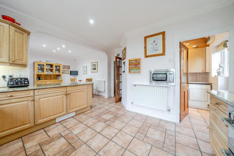 Kitchen / Breakfast Room
