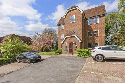 Blenheim Court, Malmers Well Rd-11.jpg