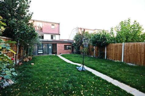 44 Bowness Crescent - Rear garden view 2