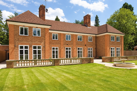 Bracken Hall, Bracken Hill Close, Northwood, Hertfordshire. 5 bedroom detached house for sale