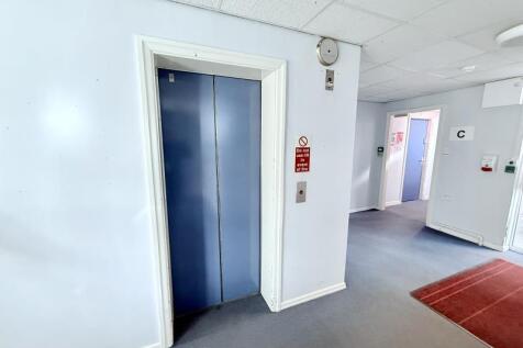 Office to rent Image 10