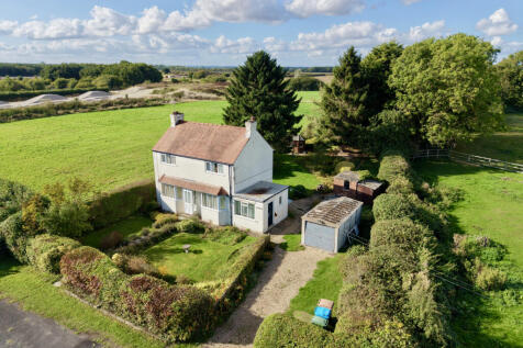 3 Bedroom House - detached for Sale