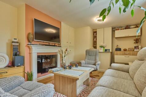 Lounge to rear