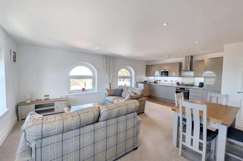 Sitting/Dining Room
