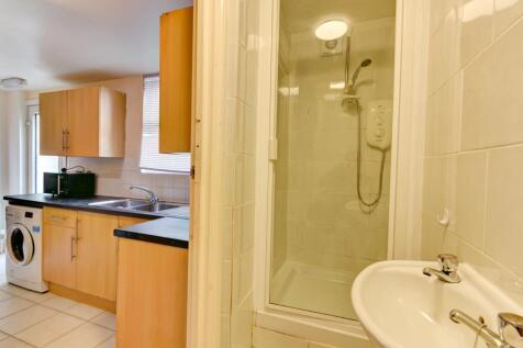 28a Crescent Road Bathroom 2