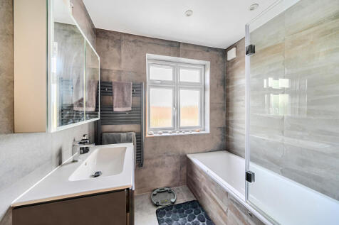 1358892-5-68d428e...