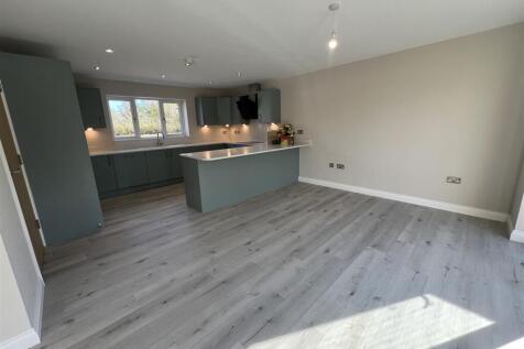 2 - Kitchen &amp; Dining Area.jpg