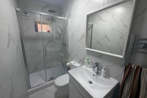 Room Available, Birmingham Road, B43 6NW photo 4