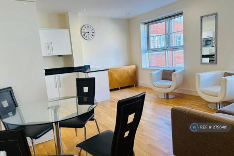 Dual Aspect Open Plan Reception Room