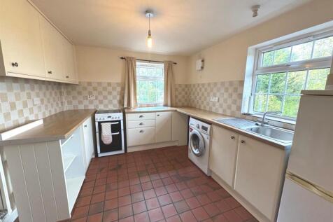 Ashbourne Road, Bradnop, Leek photo 4