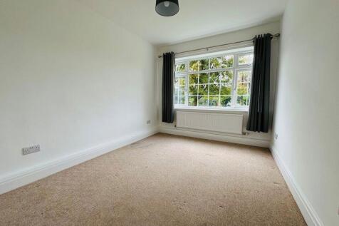 St Mawes Court, Macclesfield photo 4