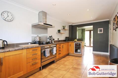 OPEN PLAN FITTED KITCHEN / BREAKFAST ROOM