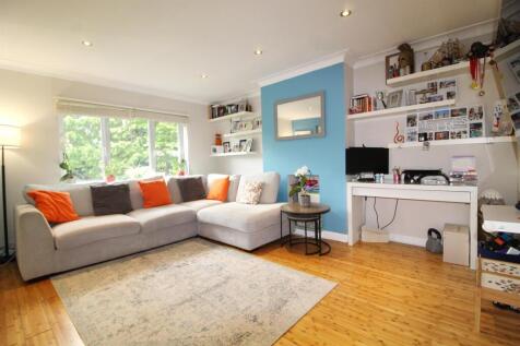 Living room e.jpg