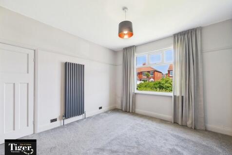 CAM02176G0-PR0586...