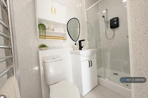 Room 3 Bathroom
