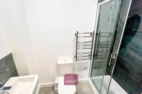 Apartment 1 bathroom