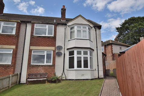2-bed flat on Sycamore Avenue, Richmond, £850/mo