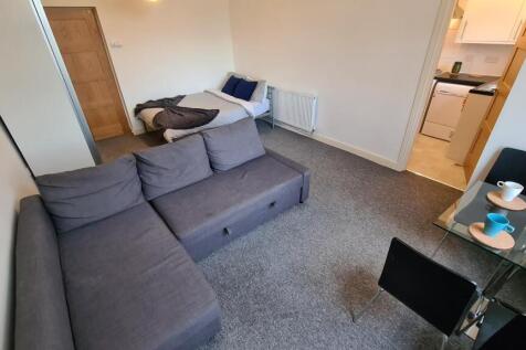 Chatham Grove, West Didsbury, Manchester photo 4