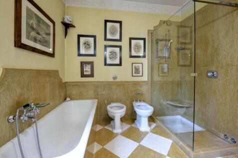 Renovated period vil