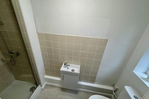5 Lynn Court - To...