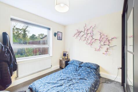 CAM01909G0-PR0432-STILL006