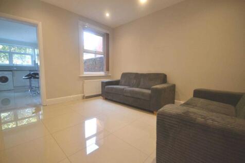 5-bed terraced on Grange Avenue, University Area, £3,375/mo