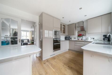 Corben Close, Maidstone, Kent photo 5