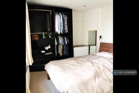 Bedroom - Now With Mirror Doors On The Wardrobe