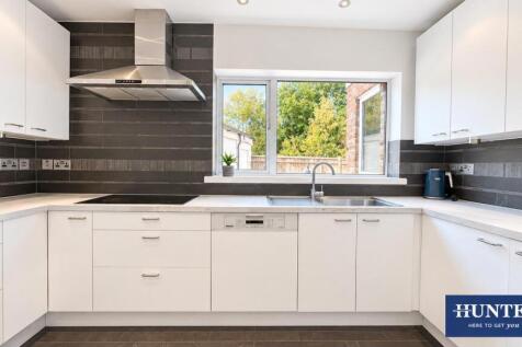 Manor Road, Cheam, Sutton photo 3
