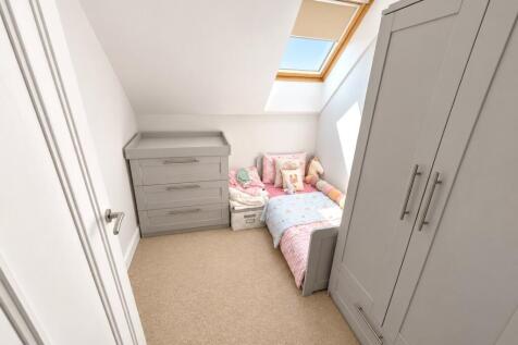 Rayleigh Road, Hutton, Brentwood, Essex, CM13 photo 5