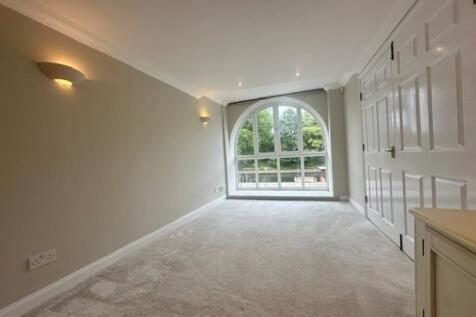 Waterfront House photo 5