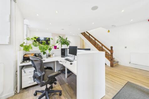 Somerset House, Taunton TA1 1SF | Hollis Morgan Li