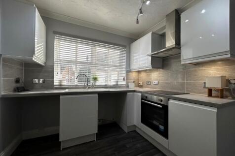 Alexandra Road photo 5