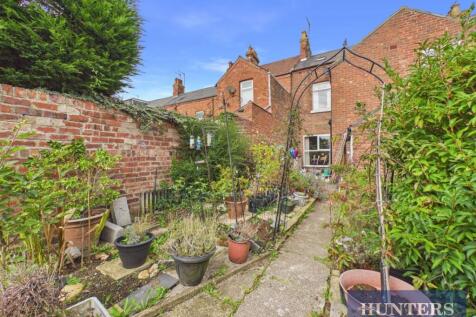 CAM03463G0-PR0275-STILL023.jpg