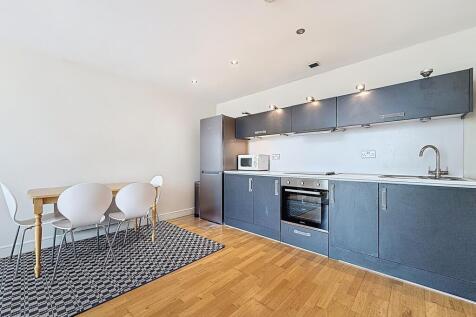 Kitchen/ Dining Area