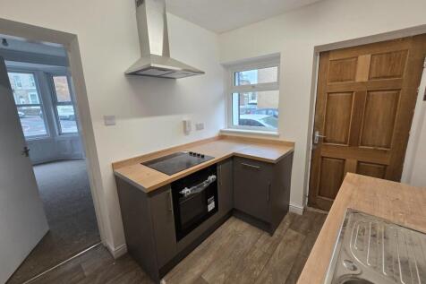 28 Gladstone Road photo 3