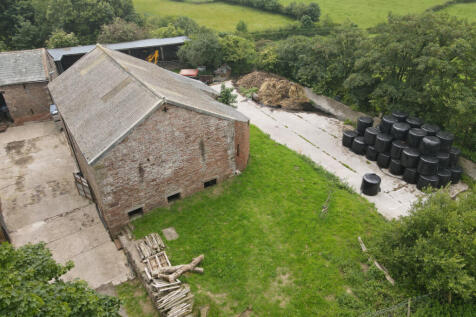 BANK BARN WITH DEVELOPMENT POTENTIAL At Kirklands