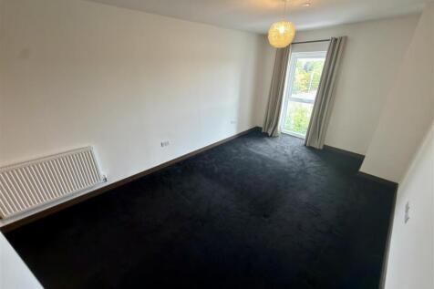 Edinburgh Gate, Harlow photo 5