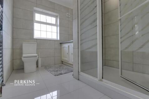 BATHROOM 3.jpg