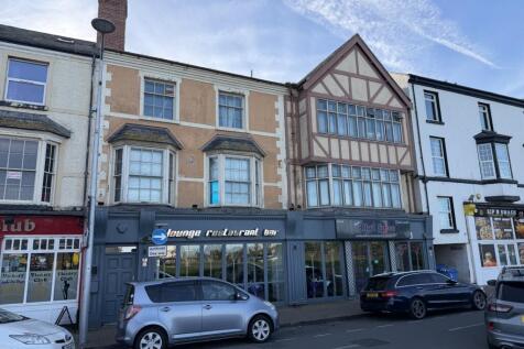 1 bed flat to rent Queens Street, Rhyl LL18 1SB