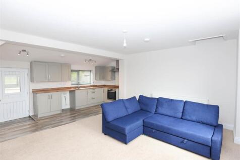 StanksideCottage_Lounge-KitchenB.jpg