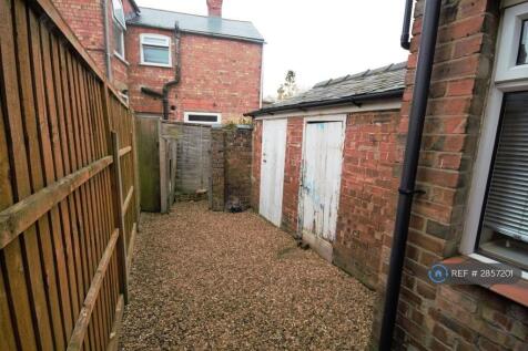 Enclosed Rear Yard